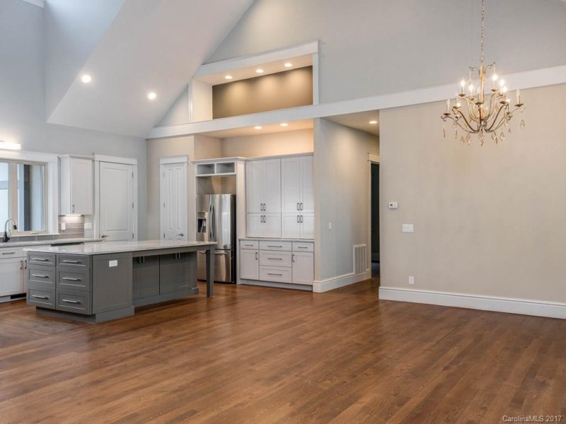 Property image 3 at 22 Keswick Drive, Asheville, NC 28803