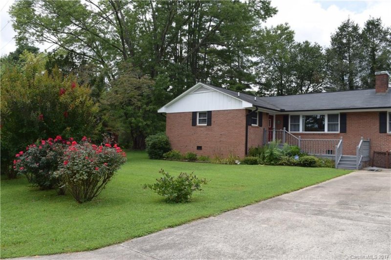 Property image 2 at 75 Hawthorne Drive, Brevard, NC 28712