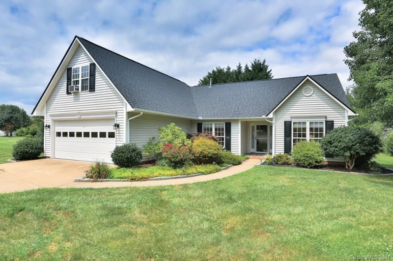 Property image 2 at 25 Sand Pebble Court, Fletcher, NC 28732