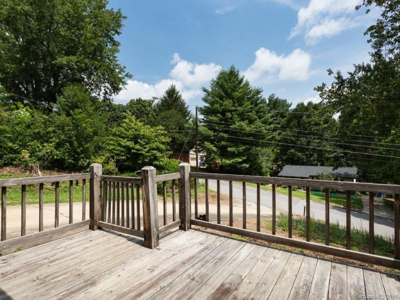 Property image 3 at 17 Hillview Circle, Asheville, NC 28805