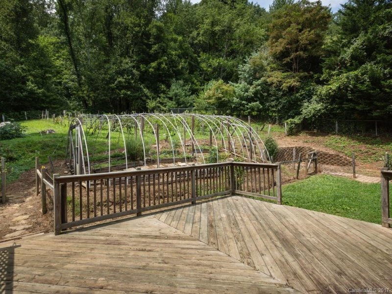 Property image 4 at 17 Hillview Circle, Asheville, NC 28805