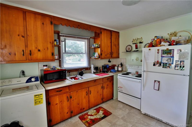 Property image 3 at 100 Peachtree Street, Belmont, NC 28012