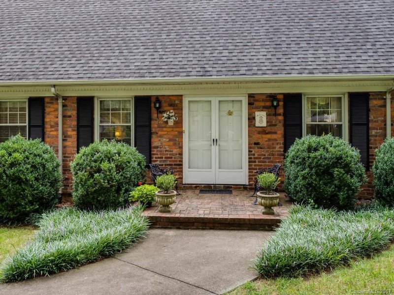 Property image 2 at 2146 Granada Drive, Charlotte, NC 28226