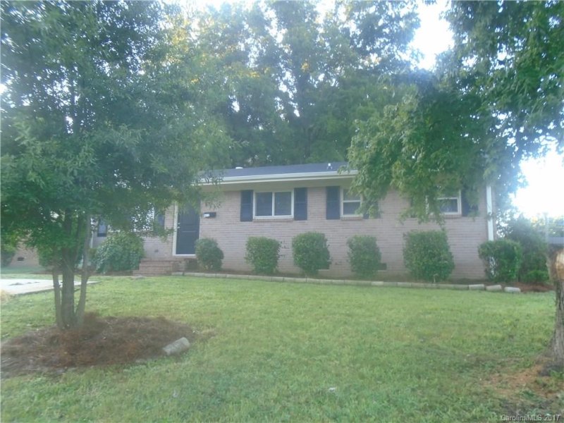 Property image 2 at 4312 Colebrook Road, Charlotte, NC 28215