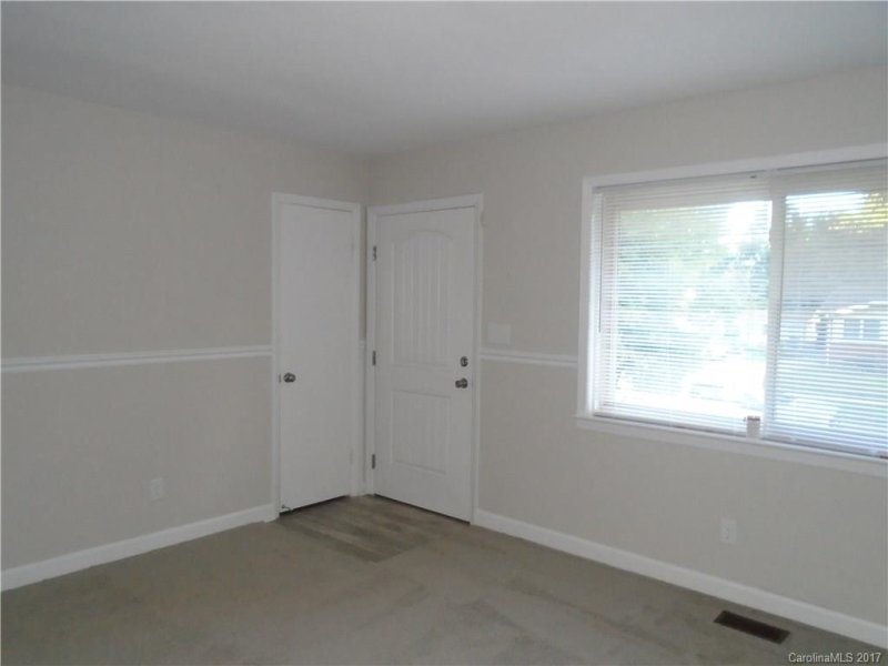 Property image 3 at 4312 Colebrook Road, Charlotte, NC 28215