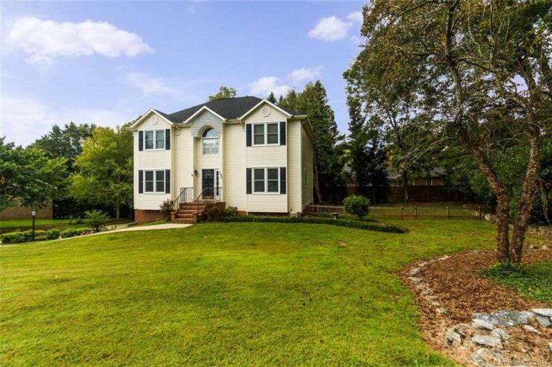 Property image 2 at 22 31st Avenue Court, Hickory, NC 28601