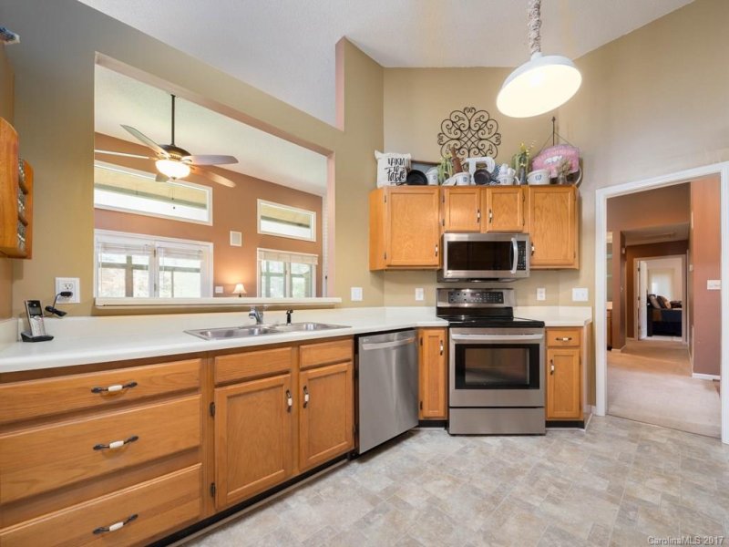 Property image 4 at 10 Tree Top Drive, Arden, NC 28704