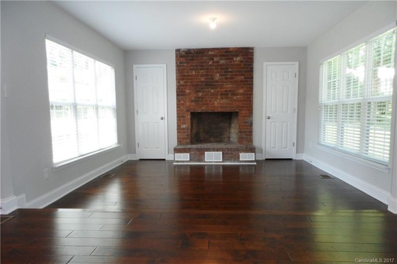 Property image 4 at 2531 Tanglebrook Lane, Charlotte, NC 28216