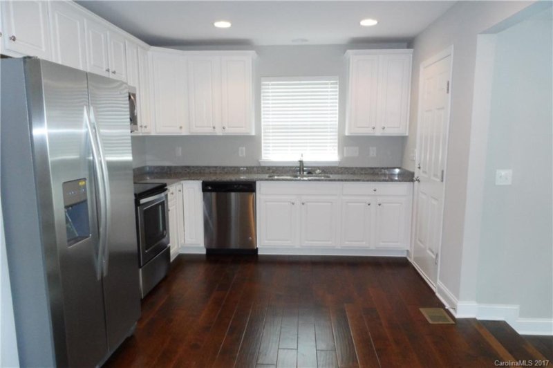 Property image 5 at 2531 Tanglebrook Lane, Charlotte, NC 28216