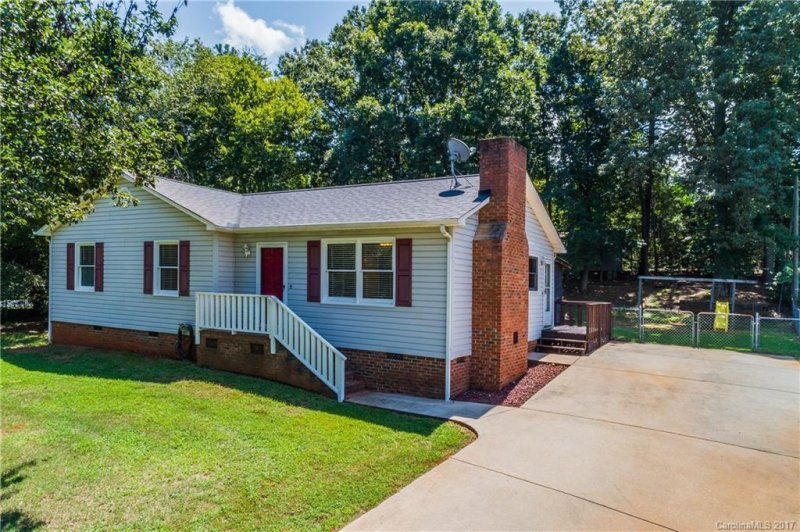 758 Forest Road