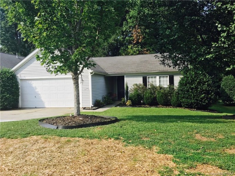 Property image 2 at 812 Morning Glory Drive, Charlotte, NC 28213