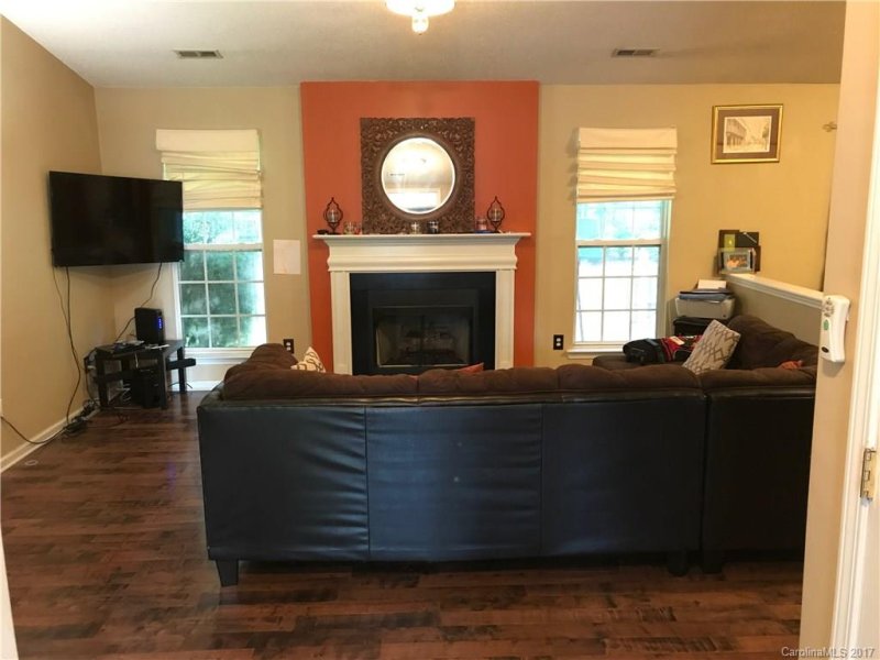 Property image 3 at 812 Morning Glory Drive, Charlotte, NC 28213