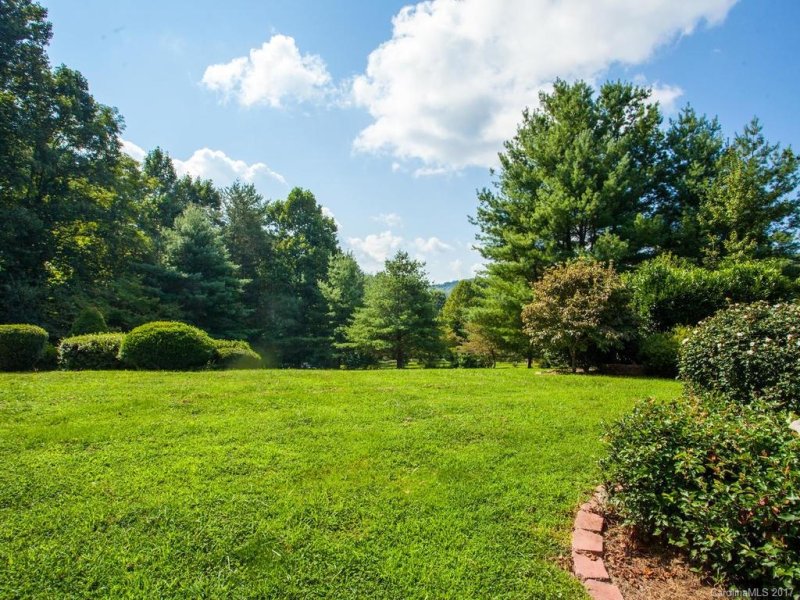Property image 2 at 108 Skyview Lane, Hendersonville, NC 28739