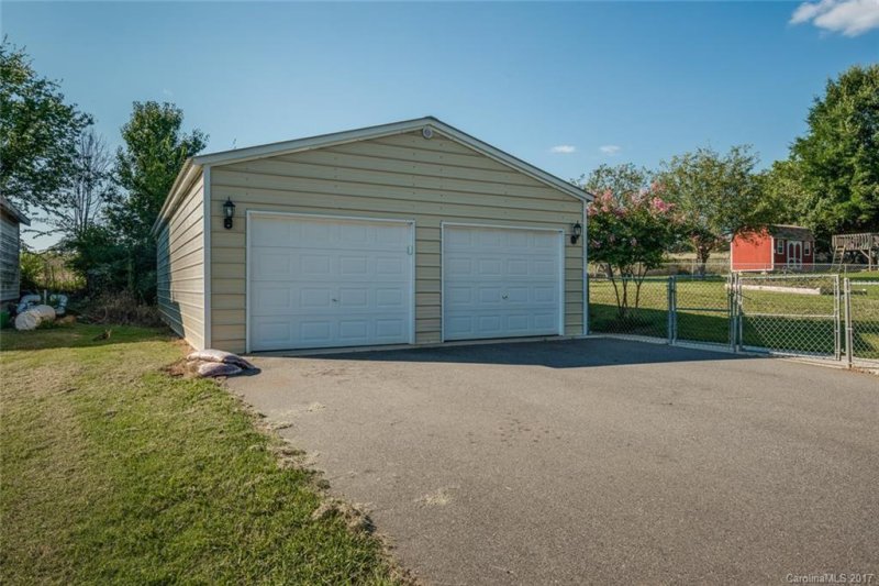 Property image 4 at 3476 Farm Lake Drive, Concord, NC 28027