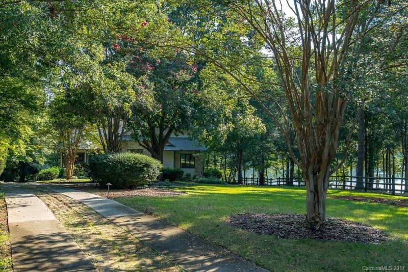 Property image 3 at 11944 Pinnacle Point Lane, Charlotte, NC 28216