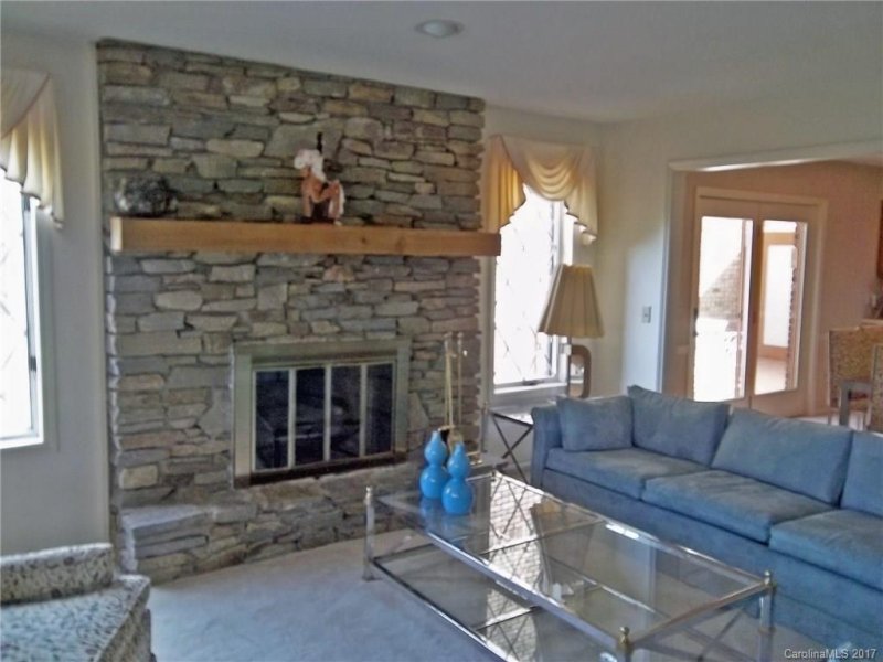 Property image 3 at 902 Fleetwood Plaza, Hendersonville, NC 28739