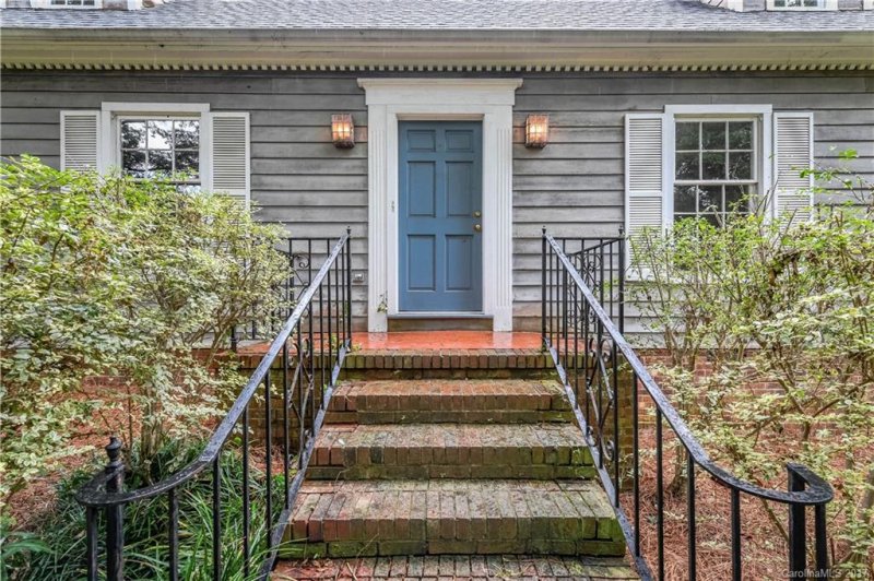 Property image 2 at 6129 Carriagehouse Lane, Charlotte, NC 28226