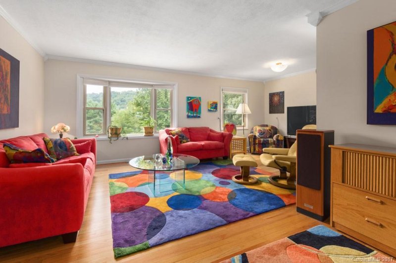 Property image 3 at 8 Rolling View Drive, Asheville, NC 28805