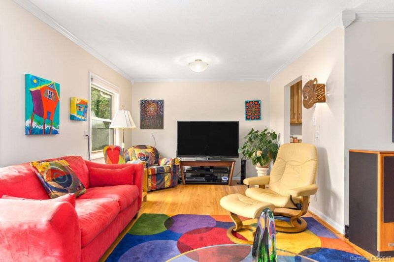 Property image 4 at 8 Rolling View Drive, Asheville, NC 28805