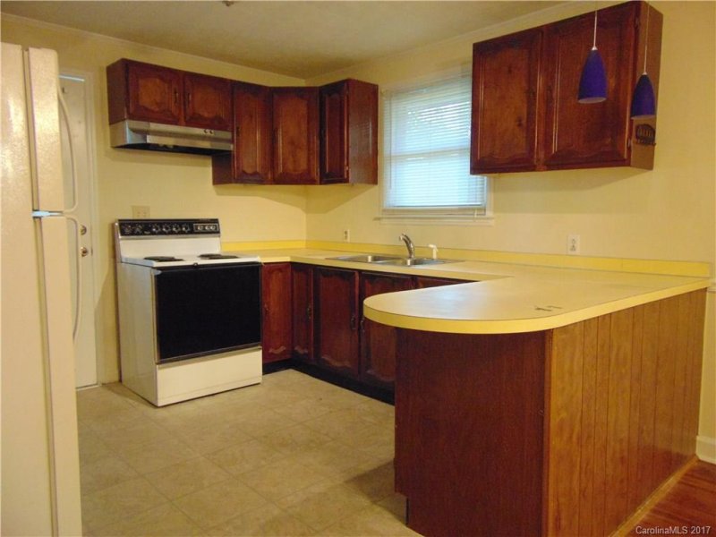 Property image 2 at 404 Park Avenue, Gastonia, NC 28054