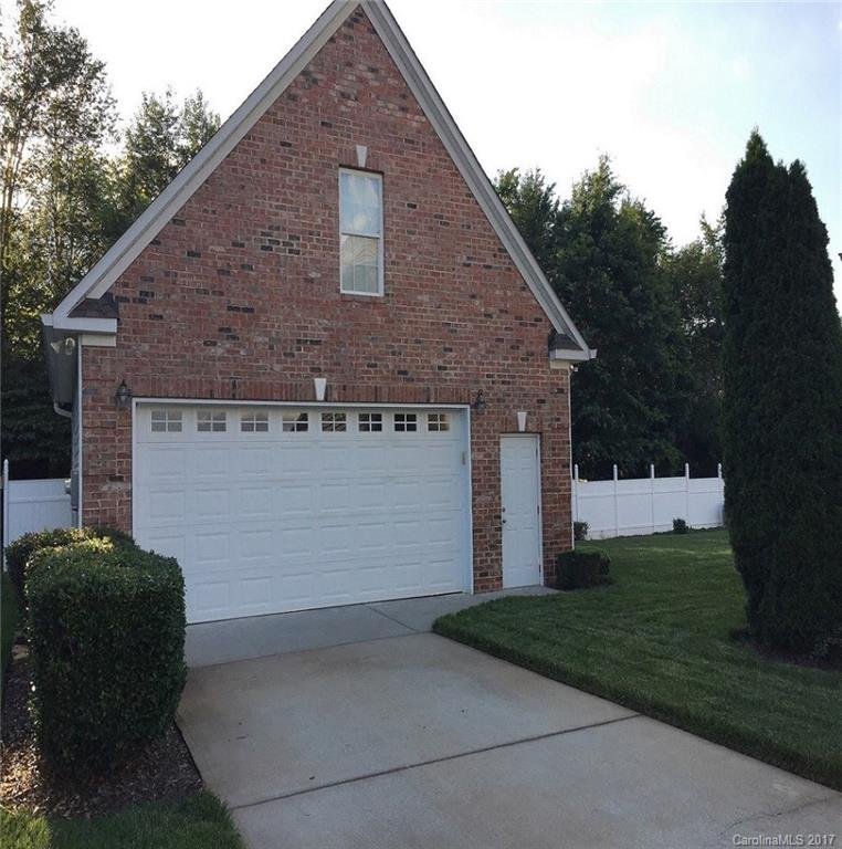 Property image 2 at 100 Daniel Efird Drive, Mount Holly, NC 28120