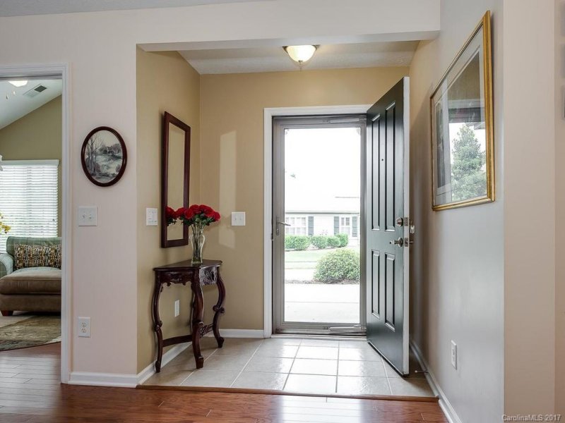 Property image 3 at 2308 Coltsview Lane, Matthews, NC 28105