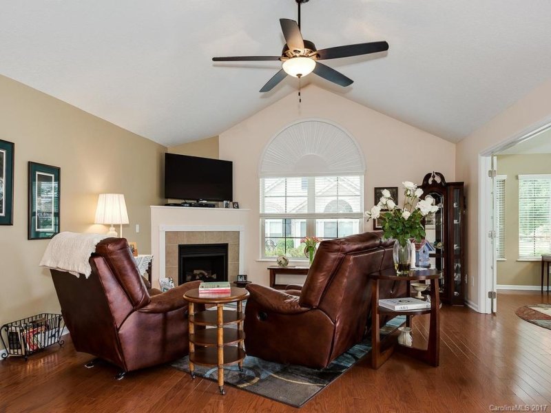 Property image 4 at 2308 Coltsview Lane, Matthews, NC 28105