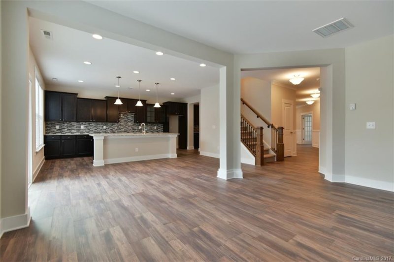 Property image 5 at 10012 Michael Crossing Drive, Charlotte, NC 28213