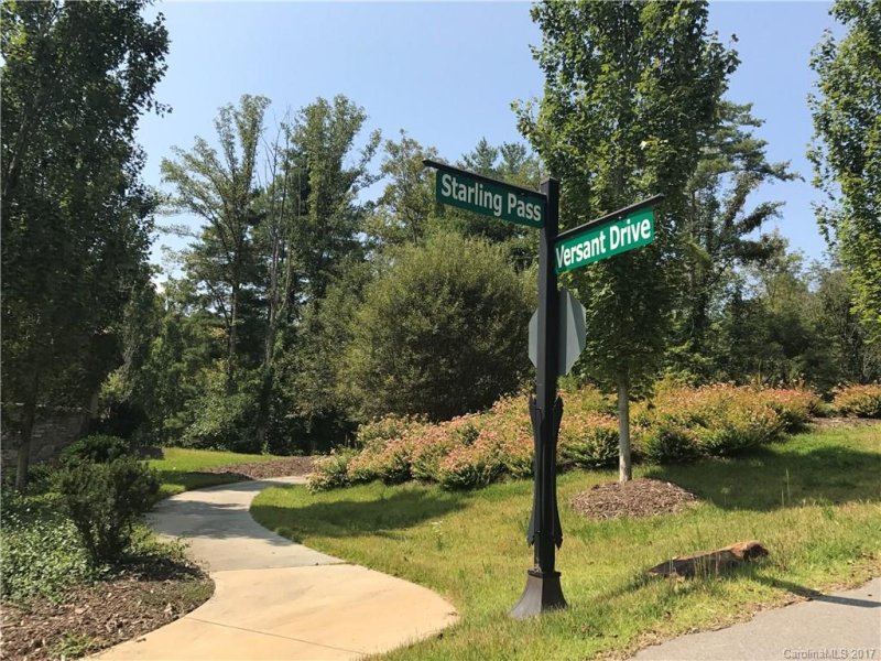 Property image 2 at 207 Starling Pass, Asheville, NC 28804