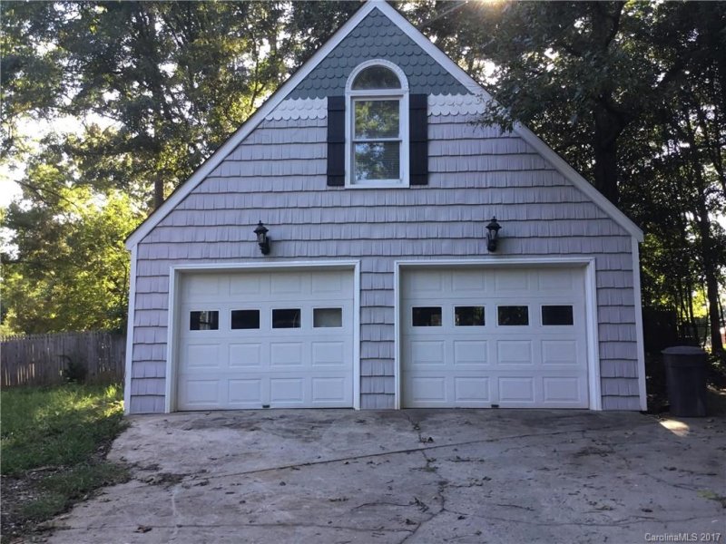 Property image 2 at 433 Touch Me Not Lane, Charlotte, NC 28216