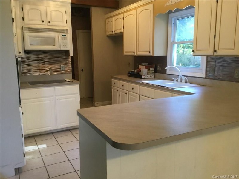 Property image 4 at 433 Touch Me Not Lane, Charlotte, NC 28216