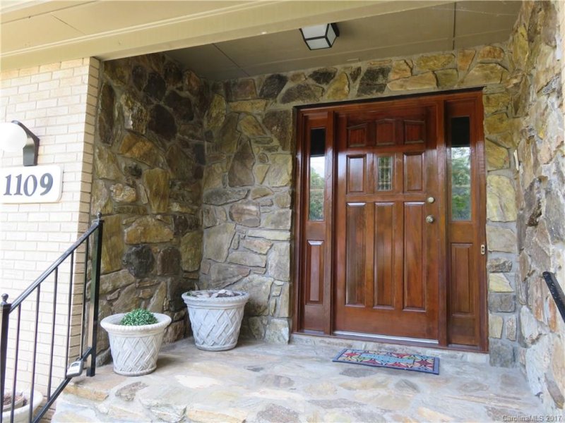 Property image 2 at 1109 S Belvedere Avenue, Gastonia, NC 28054