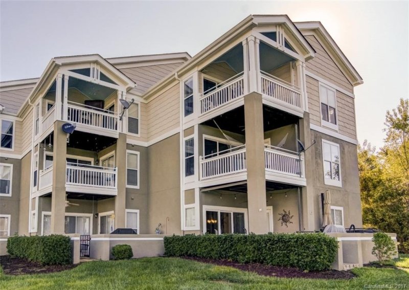 Property image 2 at 1342 Torrence Circle, Davidson, NC 28036