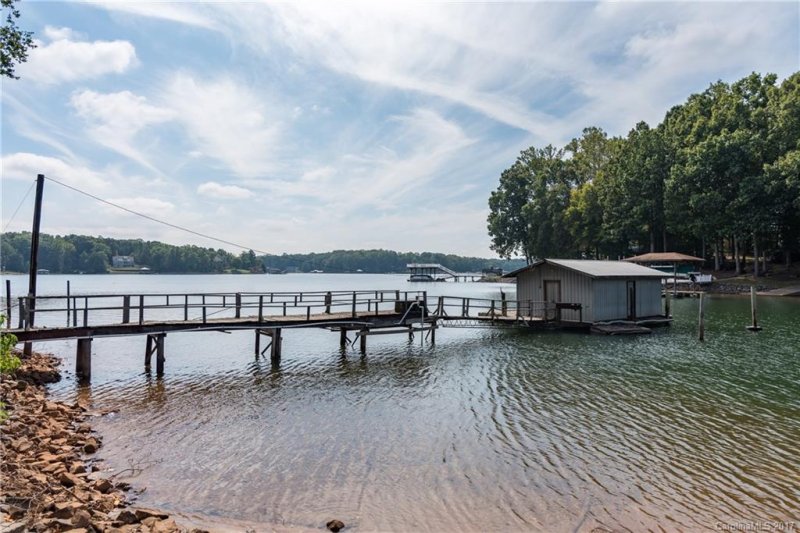 Property image 4 at 110 Stat Circle, Mooresville, NC 28117