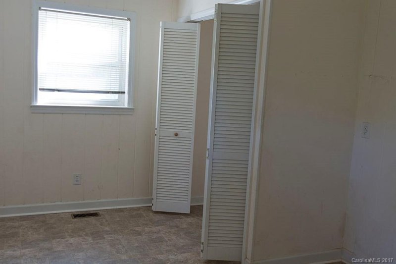 Property image 4 at 4139 Briarhill Drive, Charlotte, NC 28215