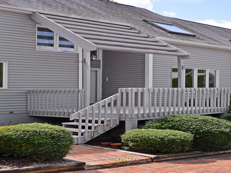 Property image 2 at 2 Lynx Drive, Black Mountain, NC 28711