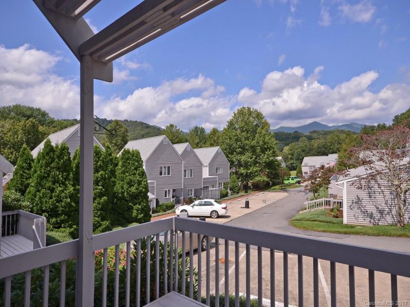 Property image 3 at 2 Lynx Drive, Black Mountain, NC 28711