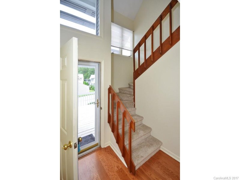 Property image 5 at 2 Lynx Drive, Black Mountain, NC 28711