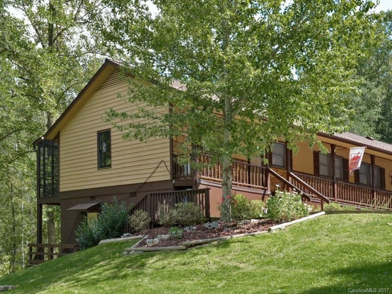 136 View De Lake Drive