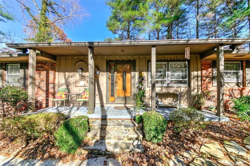 Property image 2 at 904 Indian Hill Road, Hendersonville, NC 28791