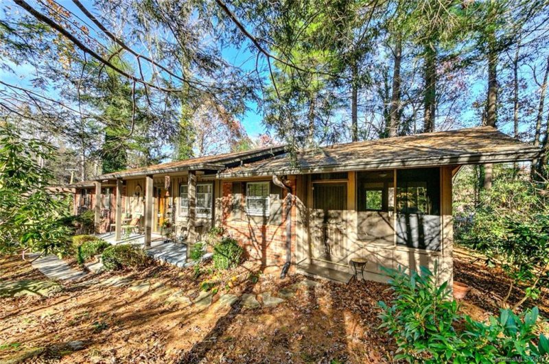 Property image 3 at 904 Indian Hill Road, Hendersonville, NC 28791