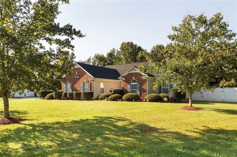 Property image 2 at 10710 Reid Alexander Lane, Mint Hill, NC 28227