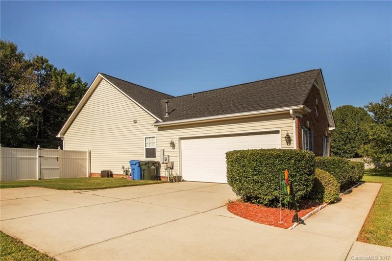 Property image 3 at 10710 Reid Alexander Lane, Mint Hill, NC 28227