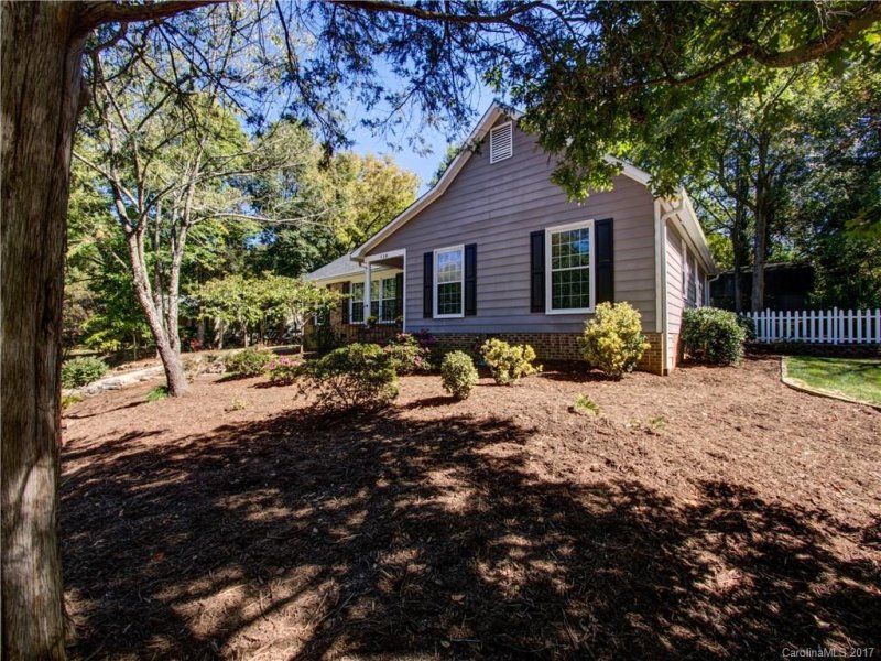 Property image 2 at 116 Creek Valley Drive, Charlotte, NC 28270