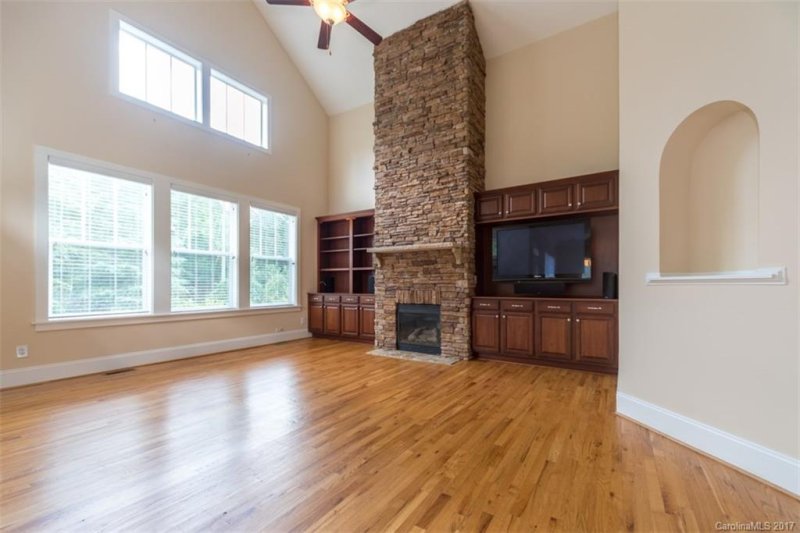 Property image 5 at 359 Windy Pine Drive, Lake Wylie, SC 29710