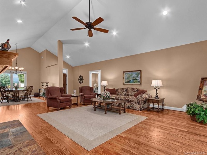 Property image 4 at 274 Majestic View Court, Hendersonville, NC 28791