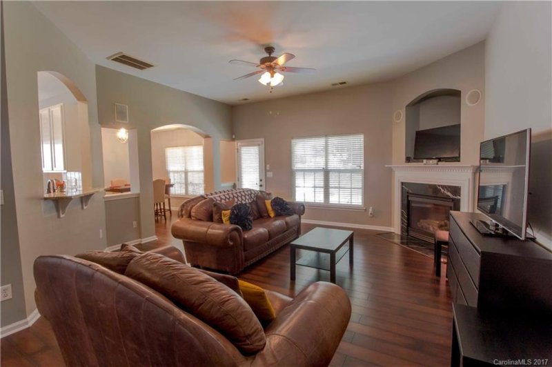 Property image 2 at 8402 Newfane Road, Charlotte, NC 28269