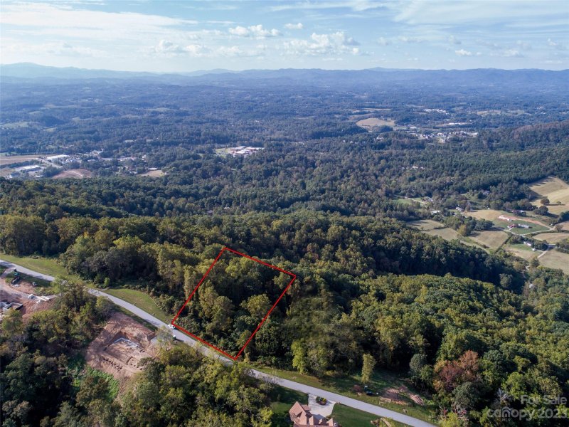 Property image 3 of 44 Longstreet Court in The Summit at Hamburg Mtn., Weaverville, NC 28787