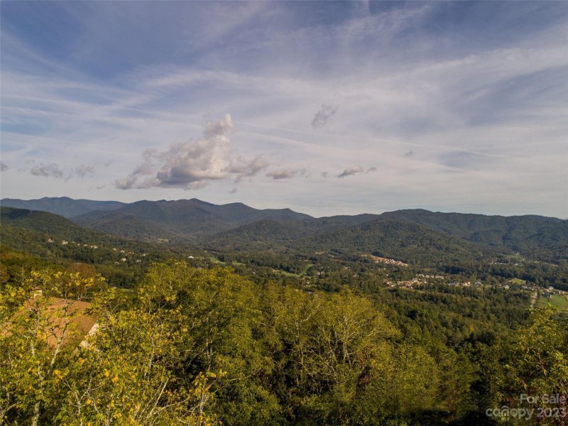 Property image 3 of 59 Longstreet Court in The Summit at Hamburg Mtn., Weaverville, NC 28787