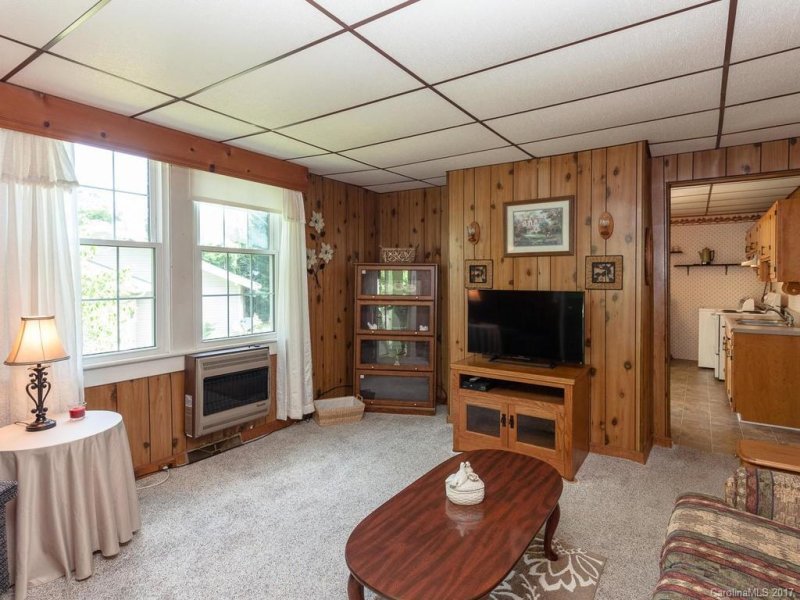 Property image 4 at 6 Parker Road, Asheville, NC 28803